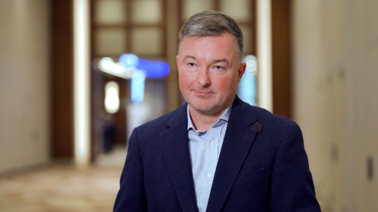 Światłowód napędza cyfryzację biznesu. Nowe inwestycje telekomów mają wypełnić białe plamy