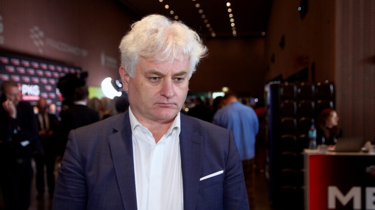 Polskie firmy wdrażają AI powoli. Brakuje im wiedzy, a nie technologii